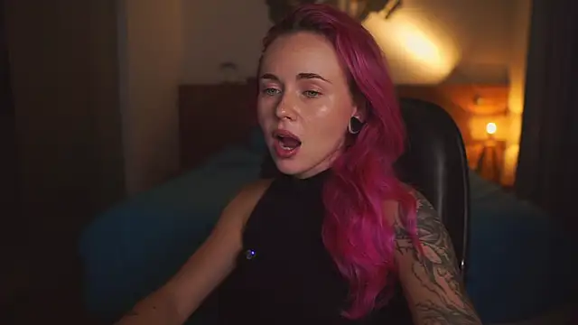 Sarah Pink online show from 06.24.26
