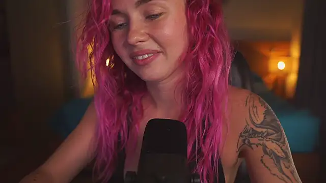 Sarah Pink online show from 07.04.26