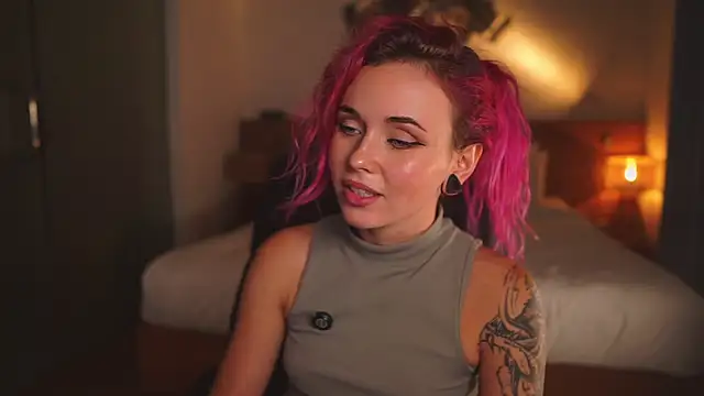Sarah Pink online show from 08.08.26