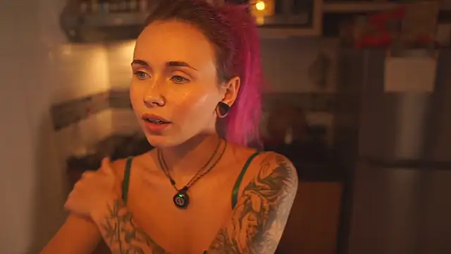 Sarah Pink online show from 08.09.26