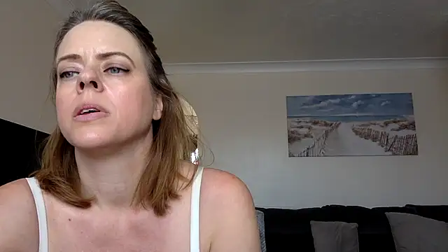 Snapshot of ElizabethArden42- chatting on 04.28.26 ElizabethArden42- online show from 04.28.26