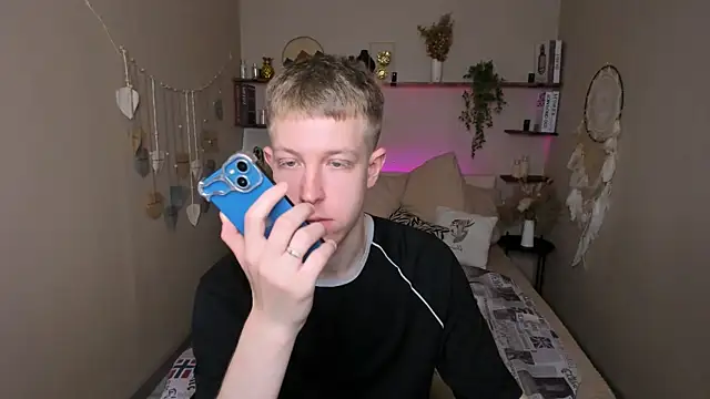 Snapshot of Dylan_Norton chatting on 06.22.26 Dylan Norton online show from 06.22.26