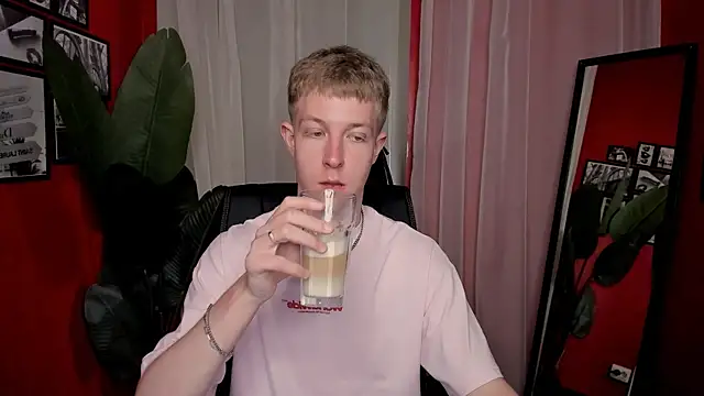 Snapshot of Dylan_Norton chatting on 07.09.26 Dylan Norton online show from 07.09.26