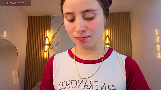 Snapshot of Ariana18_b chatting on 02.28.26 Ariana18 b online show from 02.28.26