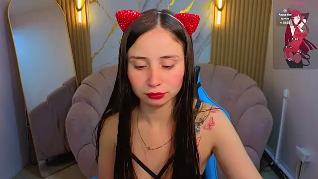 Snapshot of Ariana18_b chatting on 04.21.26 Ariana18 b online show from 04.21.26