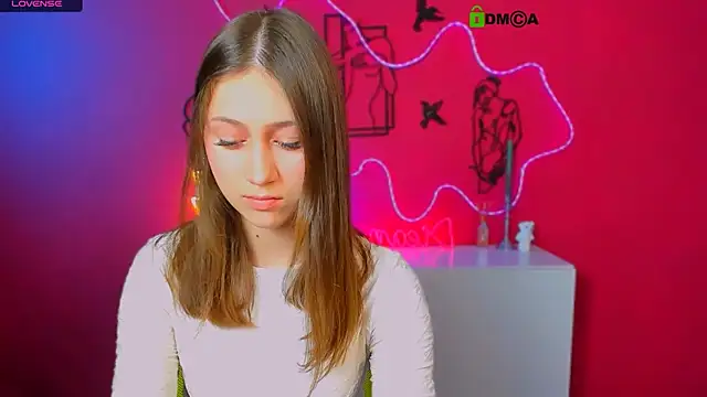 arianaa cat online show from 04.17.26