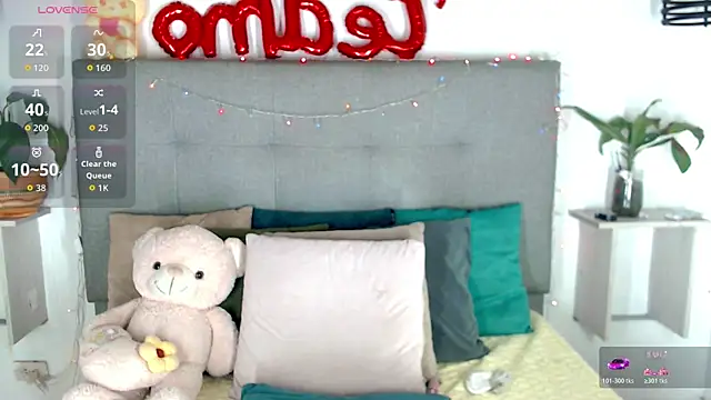 Snapshot of Sophia_Valentina chatting on 04.19.26 Sophia Valentina online show from 04.19.26