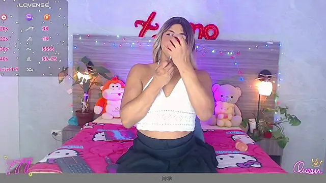 Snapshot of Sophia_Valentina chatting on 05.26.26 Sophia Valentina online show from 05.26.26