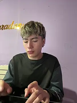 AlexanderCollman2 online show from 04.10.26