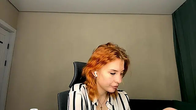 Snapshot of LuxuryRita chatting on 02.09.26 LuxuryRita online show from 02.09.26