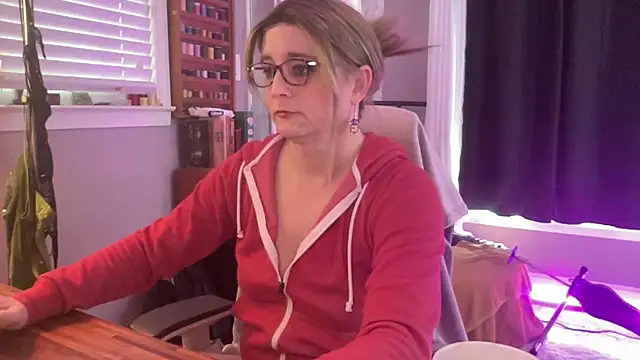 Snapshot of wetrainbows chatting on 03.13.26 wetrainbows online show from 03.13.26