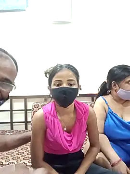 HoneyHush online show from 04.11.26