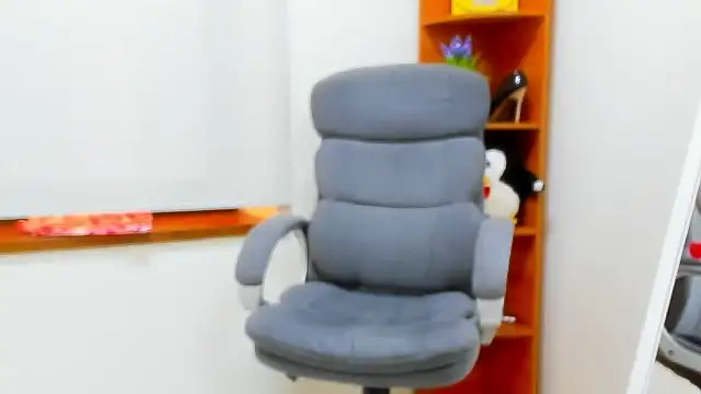 Snapshot of Maddinia chatting on 02.21.26 Maddinia online show from 02.21.26