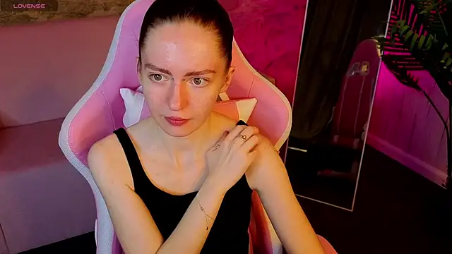 Snapshot of KristineValbuena chatting on 02.11.26 KristineValbuena online show from 02.11.26