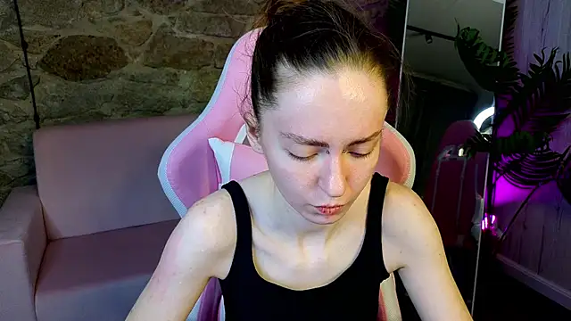 Snapshot of KristineValbuena chatting on 02.14.26 KristineValbuena online show from 02.14.26