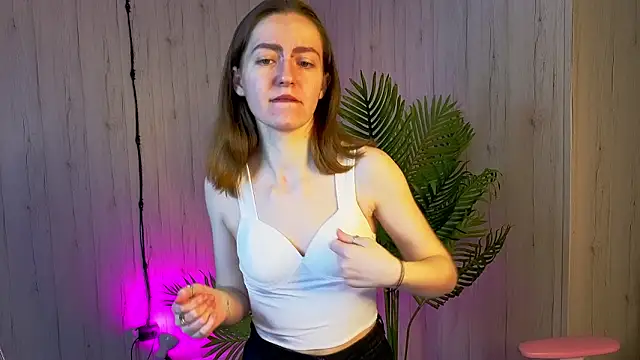 Snapshot of KristineValbuena chatting on 02.20.26 KristineValbuena online show from 02.20.26