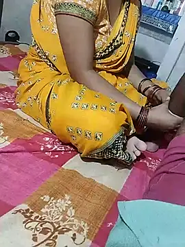 Snapshot of horny_indian90 chatting on 04.21.26 horny indian90 online show from 04.21.26