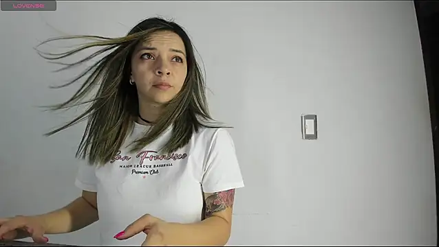 Snapshot of Ana-Spencer chatting on 02.19.26 Ana-Spencer online show from 02.19.26