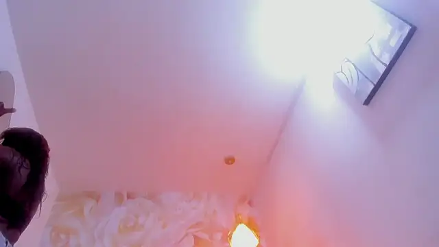 nylaroyale cr online show from 02.08.26