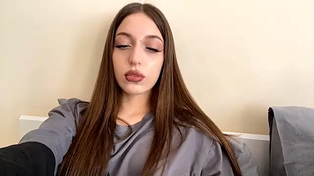 Snapshot of CutieWorm chatting on 02.05.26 CutieWorm online show from 02.05.26