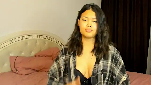 luna yum online show from 02.14.26