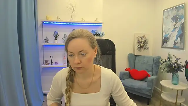 CharlotteKerti online show from 04.14.26