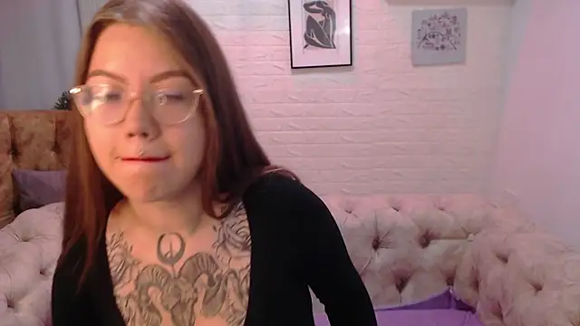 Snapshot of Lissiblom chatting on 02.28.26 Lissiblom online show from 02.28.26