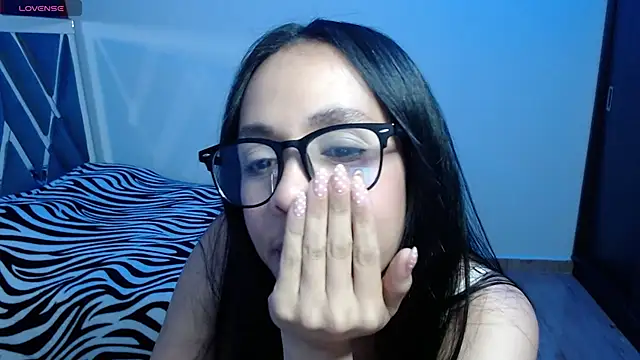 Snapshot of paula_lopez__ chatting on 04.17.26 paula lopez online show from 04.17.26