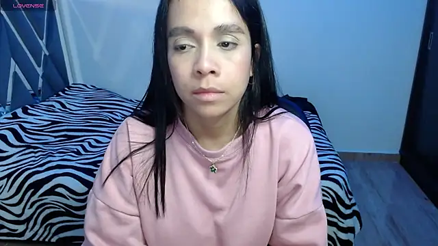 Snapshot of paula_lopez__ chatting on 04.23.26 paula lopez online show from 04.23.26
