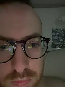 Snapshot of io1Elian chatting on 06.25.26 io1Elian online show from 06.25.26