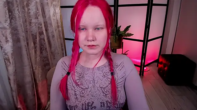 Snapshot of AnnieVibe chatting on 05.05.26 AnnieVibe online show from 05.05.26