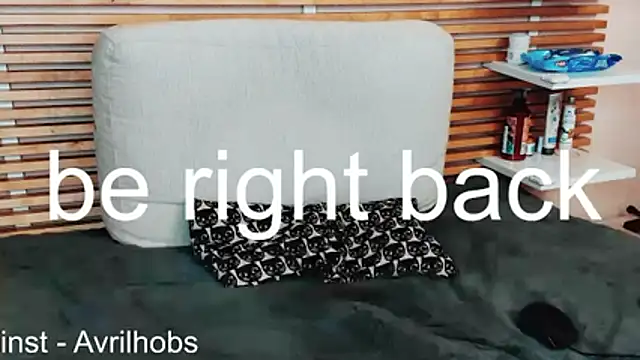 AvrilHobbs online show from 04.11.26