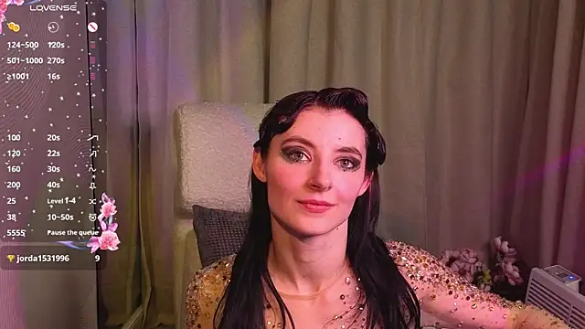 NicoleLuxe online show from 04.16.26