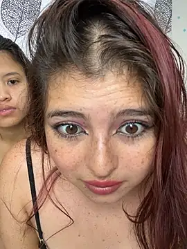 Snapshot of Vilu_and_Xuxi_ chatting on 03.09.26 Vilu and Xuxi online show from 03.09.26