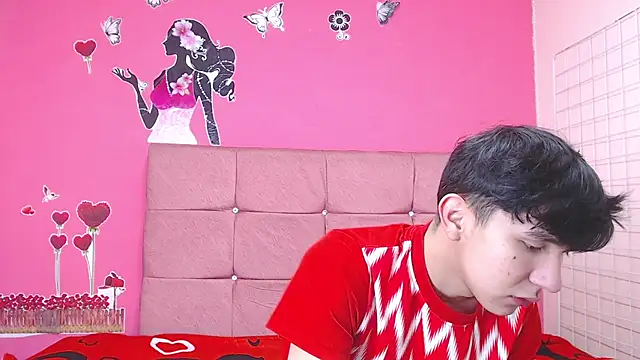 Snapshot of massimoferrera303av chatting on 02.10.26 massimoferrera303av online show from 02.10.26