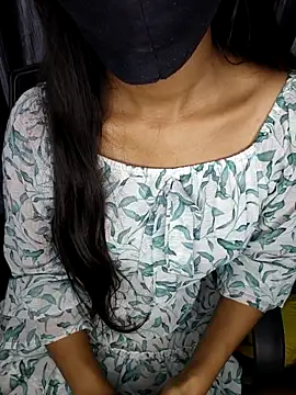 Snapshot of Hey_Mira chatting on 02.01.26 Hey Mira online show from 02.01.26