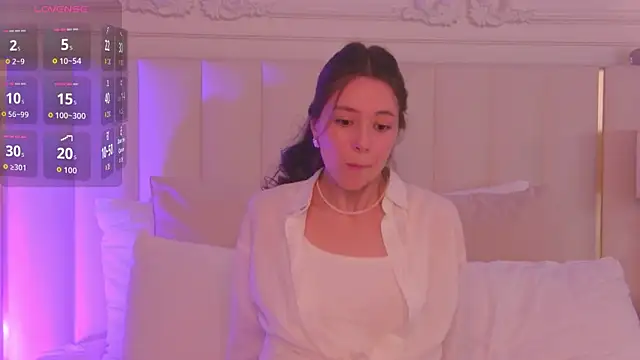 AlisseMoore online show from 04.07.26