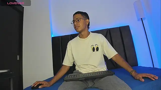 Snapshot of StellayDrake chatting on 02.20.26 StellayDrake online show from 02.20.26