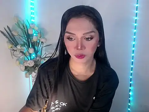 Snapshot of Darkness_Angel chatting on 06.25.26 Darkness Angel online show from 06.25.26