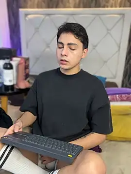 Samu Hott online show from 02.18.26