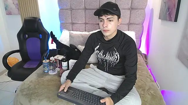 Snapshot of Samu_Hott chatting on 05.15.26 Samu Hott online show from 05.15.26