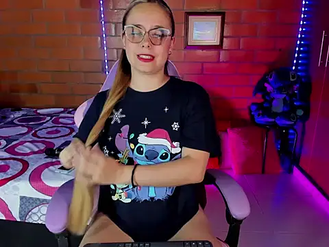 Snapshot of cristalprincess_ chatting on 02.23.26 cristalprincess online show from 02.23.26