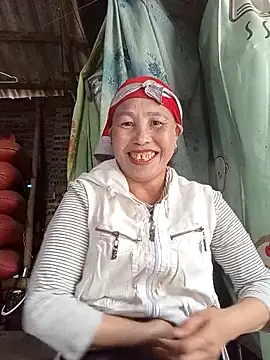 Snapshot of lena-cute chatting on 02.07.26 lena-cute online show from 02.07.26