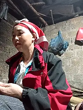 Snapshot of lena-cute chatting on 02.08.26 lena-cute online show from 02.08.26