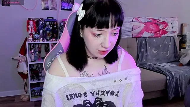 Snapshot of MollysLand chatting on 02.06.26 MollysLand online show from 02.06.26