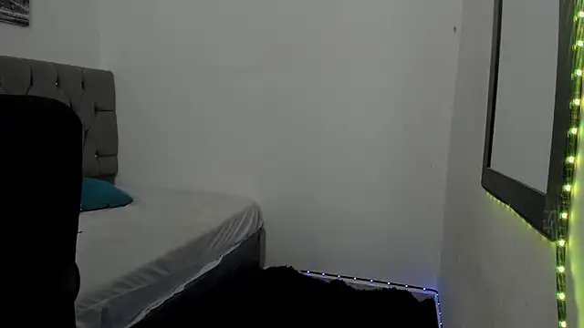 Snapshot of _1DERECK chatting on 03.10.26 1DERECK online show from 03.10.26