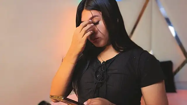 MeelFox online show from 04.08.26