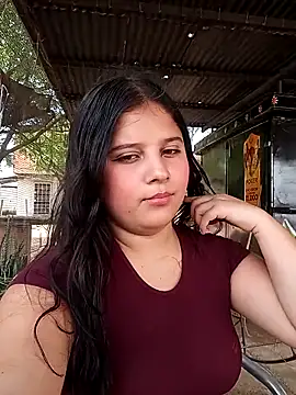 Snapshot of Salome_Vivas chatting on 04.25.26 Salome Vivas online show from 04.25.26