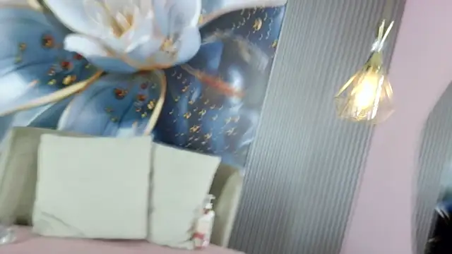 Snapshot of rouxinferno_cr chatting on 02.24.26 rouxinferno cr online show from 02.24.26