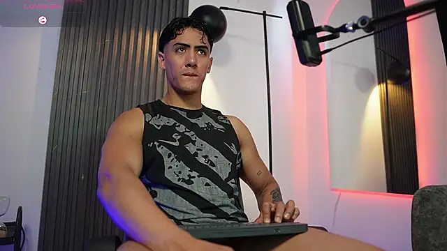 TaylerCross  online show from 02.09.26